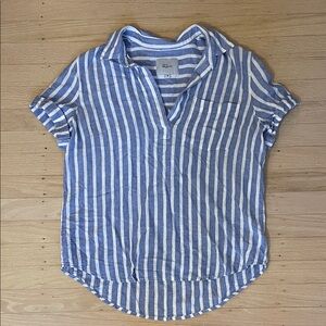 Rails “Savannah” Blue and White Striped Linen Short Sleeve pocket Shirt